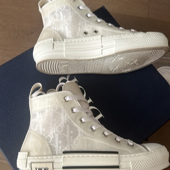 Dior unisex M-B23 HT Oblique shoe (with unique Dior charm) - Picture 5 of 6